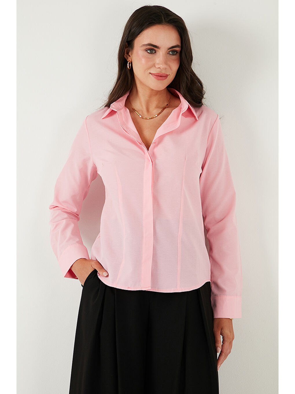 Pembe Pamuklu Slim Fit Klasik Yaka Çizgili Kadın Gömlek 6777423-5