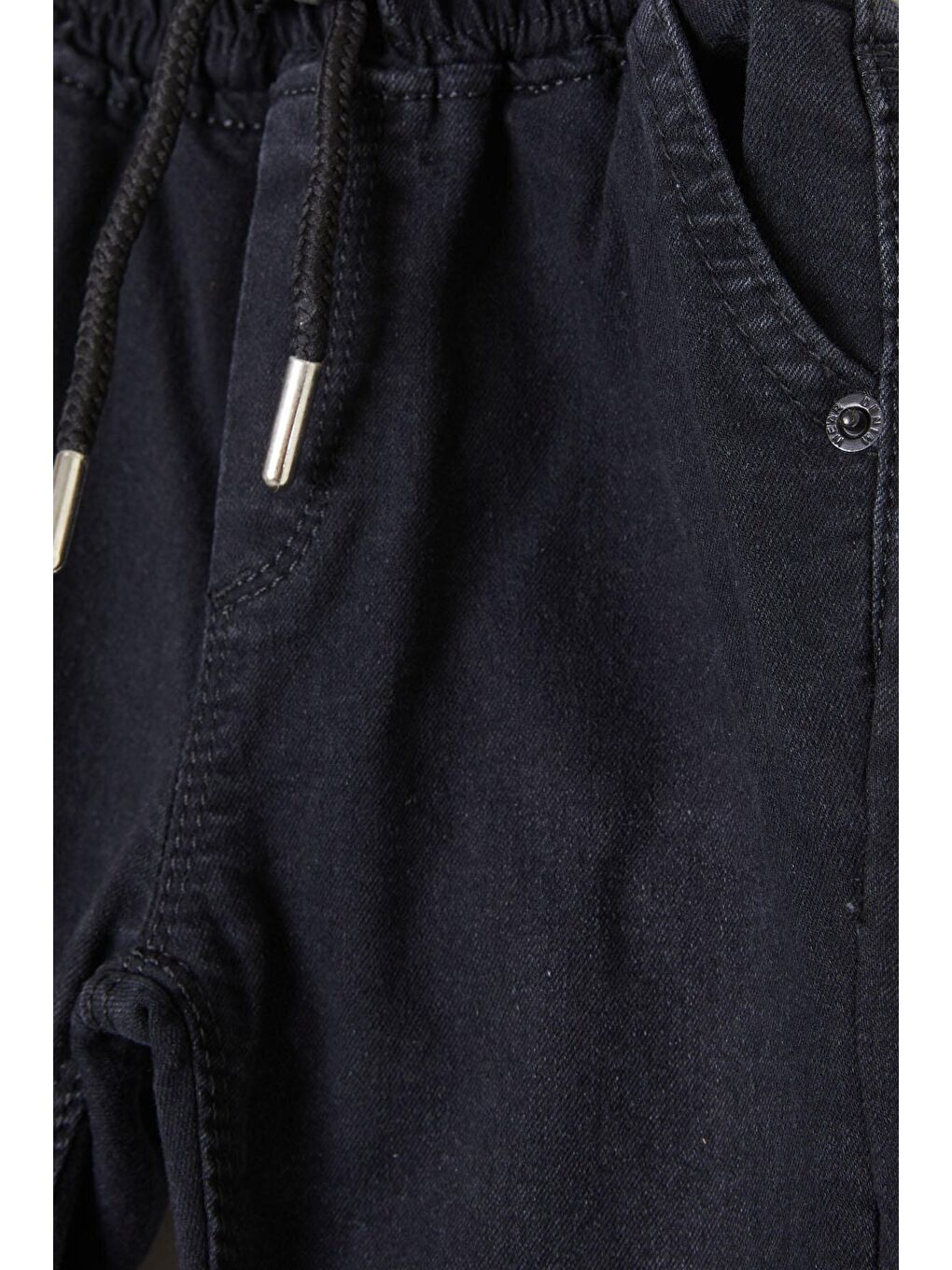 Erkek Çocuk Siyah Beli Lastikli Dar Paça Jean Pantolon 16228-1