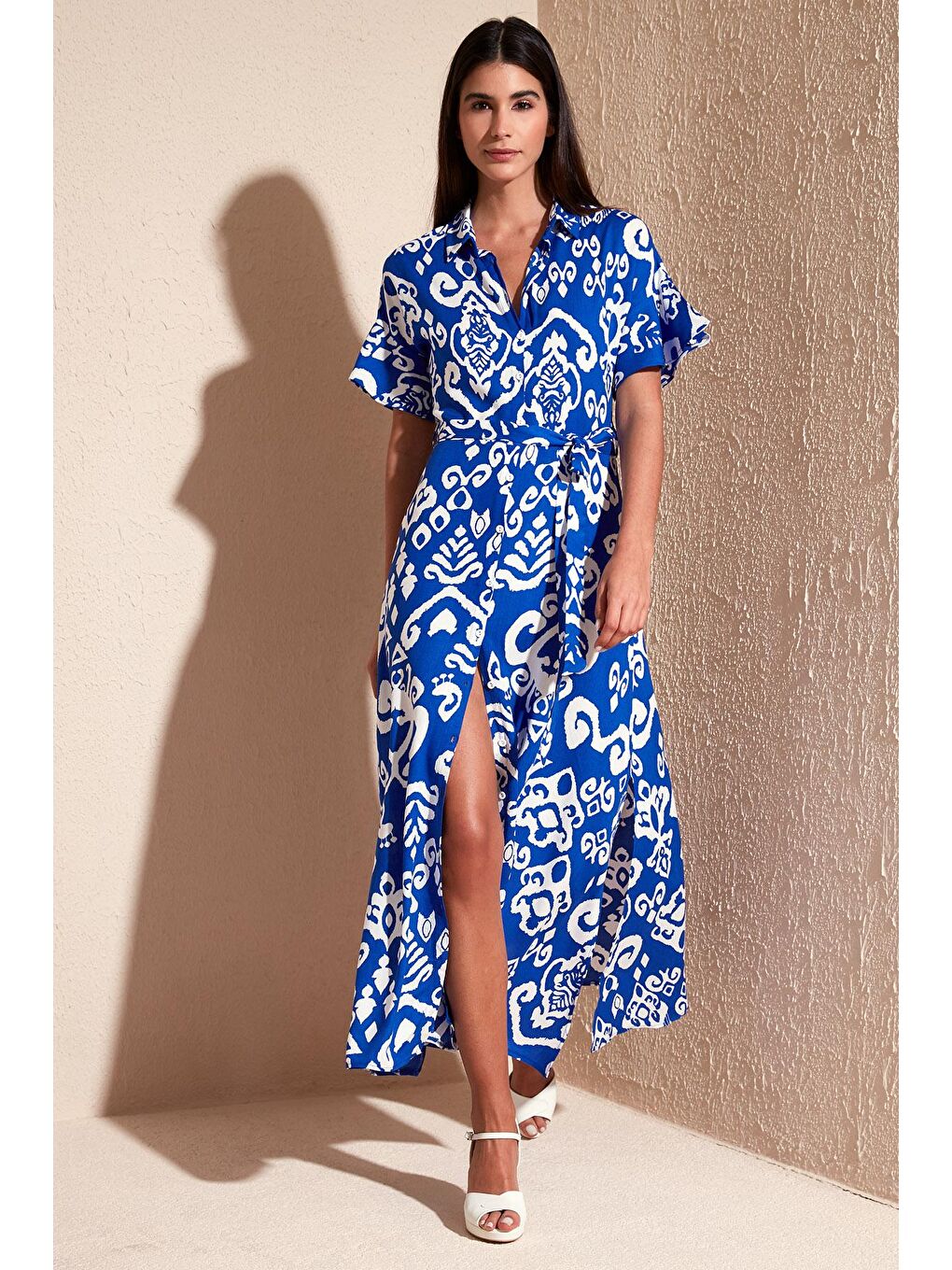 Mavi Desenli Yırtmaçlı Gömlek Yaka Maxi Elbise 611El502