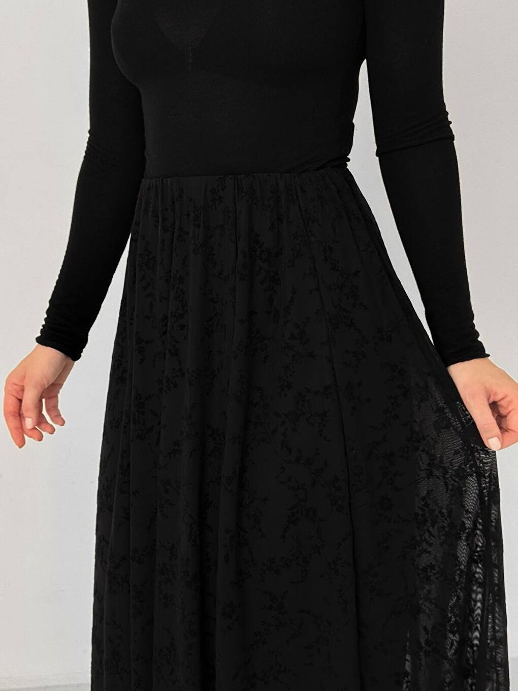 Siyah Flok Desenli Tül Etek-2