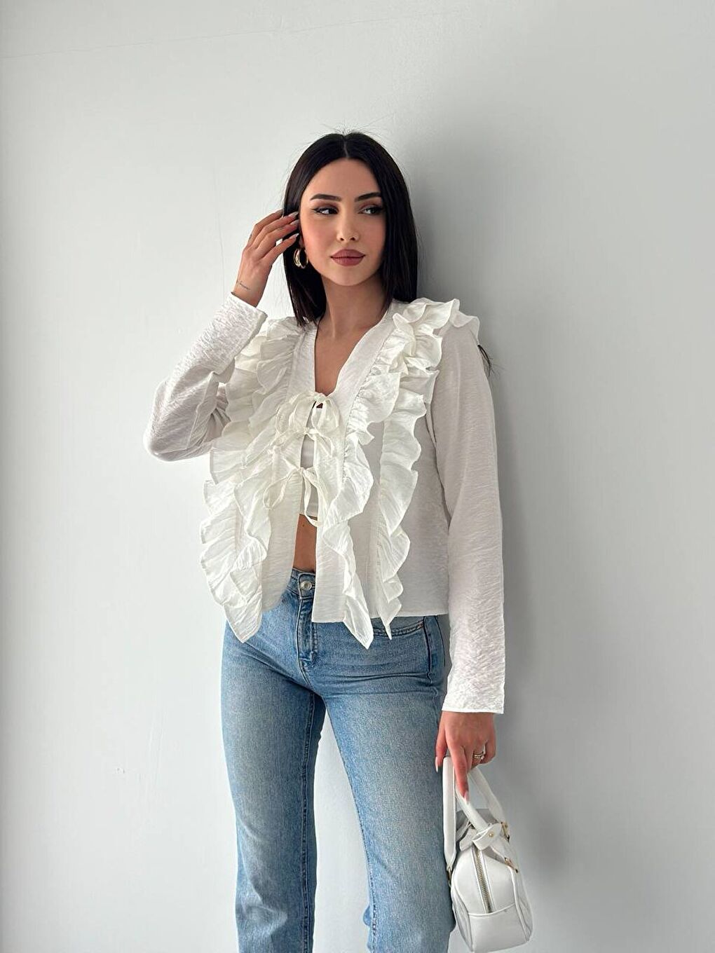 Fırfırlı Bağcıklı Bluz Ekru-1