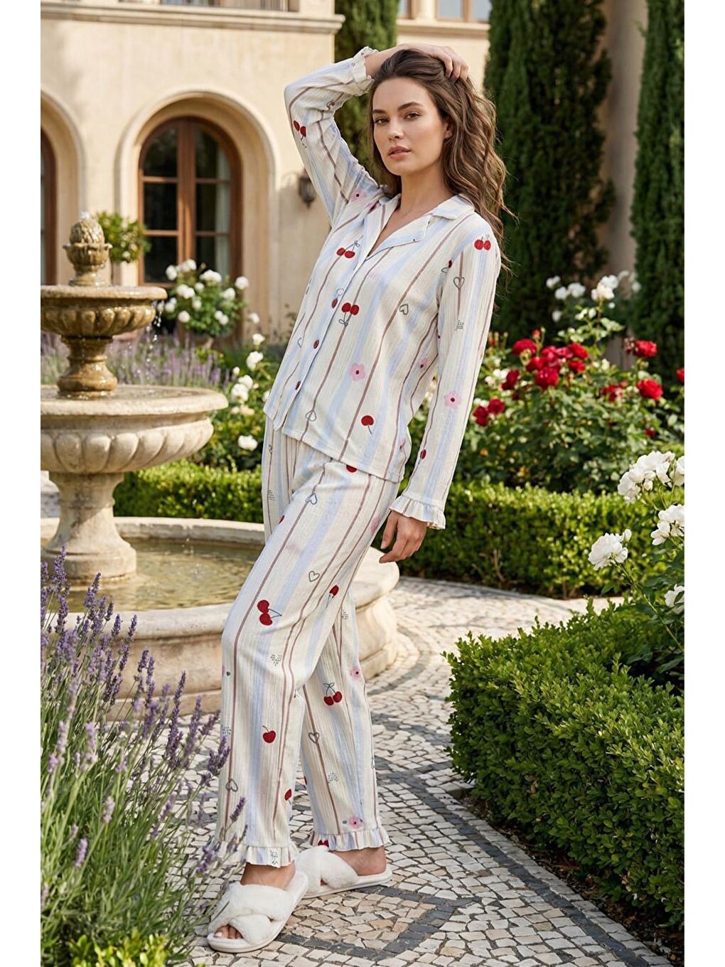 Kırmızı Bürümcük Dokulu Düğmeli Pijama Takım Kiraz