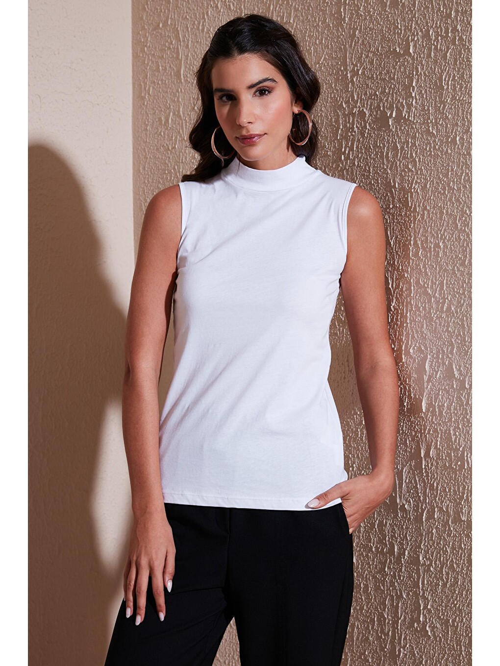 Beyaz Pamuklu Kolsuz Dik Yaka T Shirt 5865710