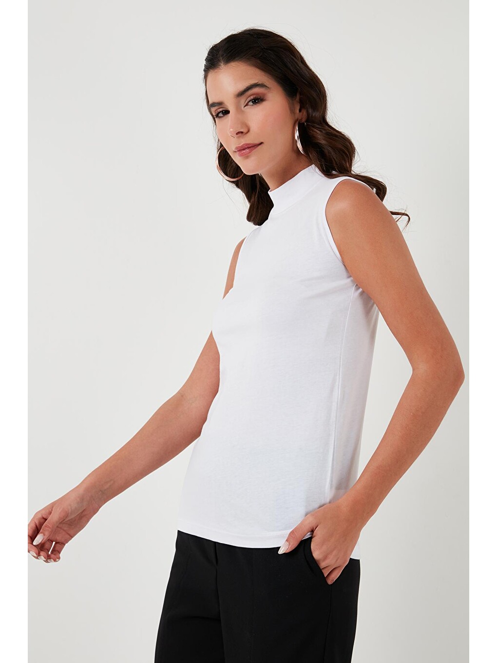 Beyaz Pamuklu Kolsuz Dik Yaka T Shirt 5865710-1