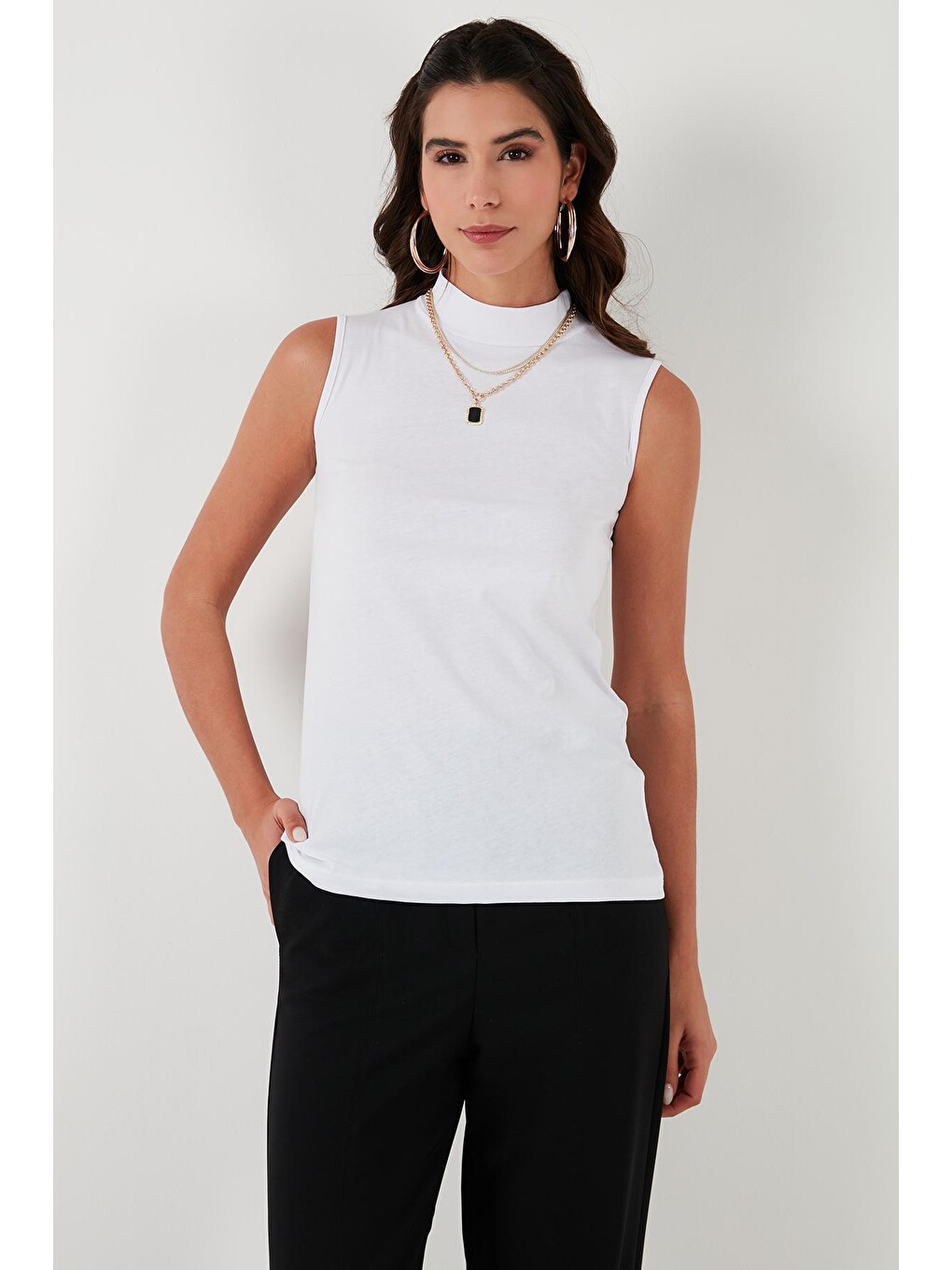 Beyaz Pamuklu Kolsuz Dik Yaka T Shirt 5865710-2
