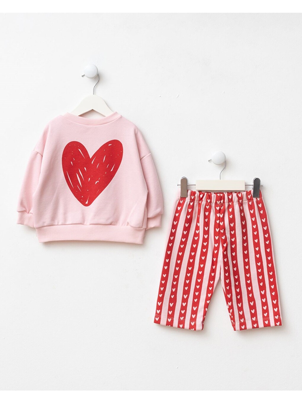 Karışık Kız Çocuk Pamuklu Pembe Sweatshirt Ve Kırmızı Kalp Desenli Çizgili Eşofman Takımı-3