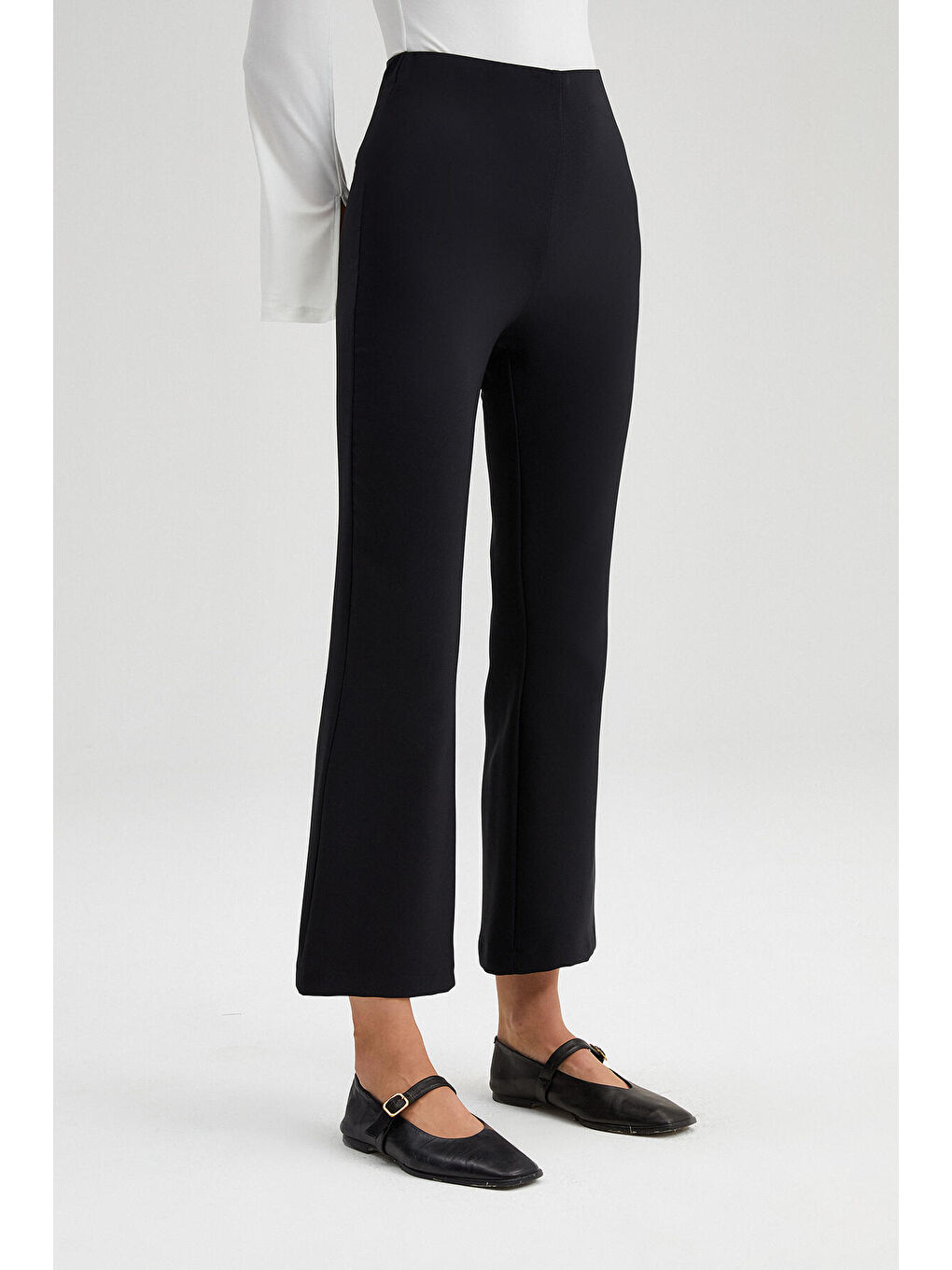 Siyah Beli Lastikli Krep Pantolon-2