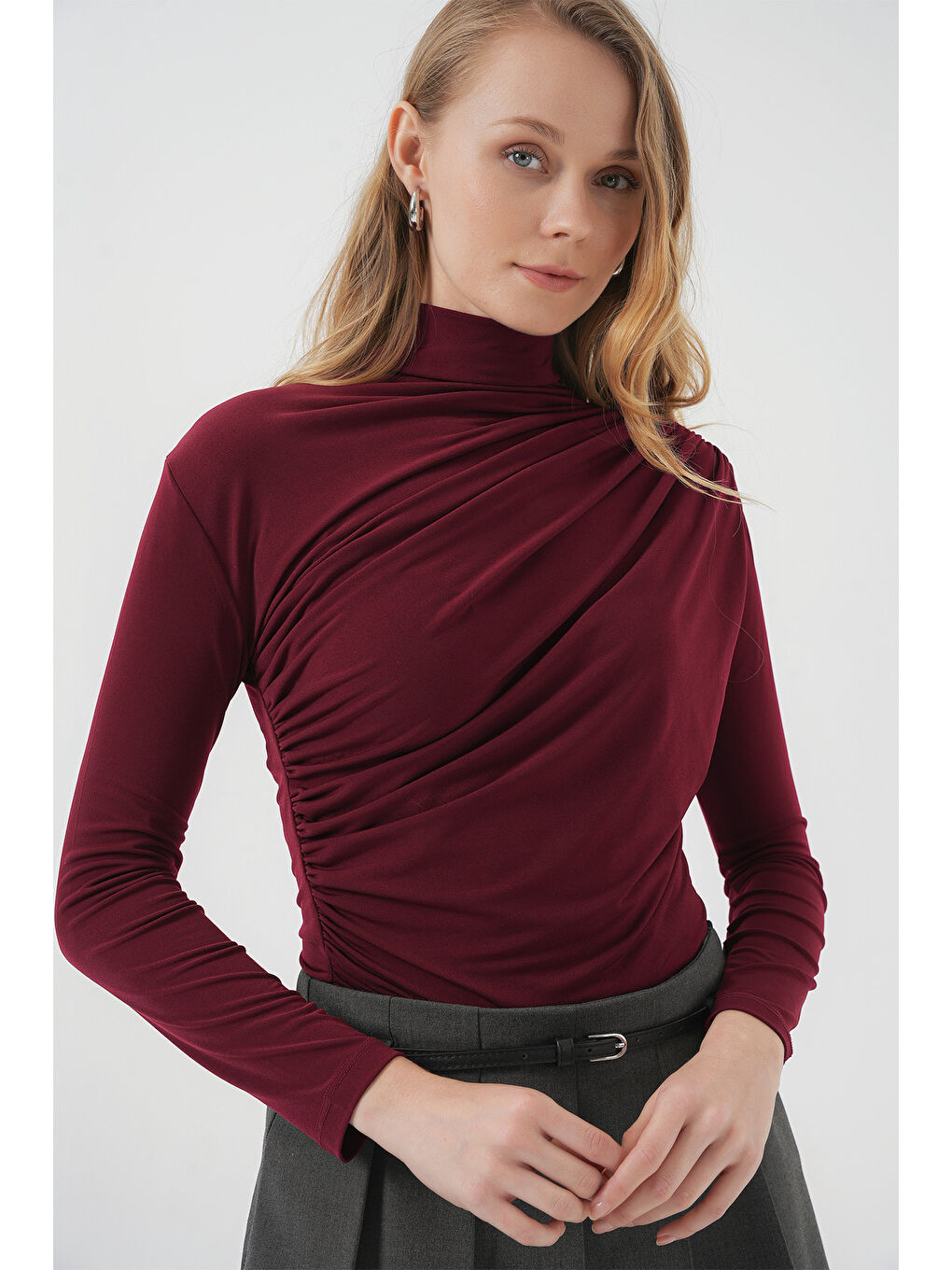 925 Büzgü Detaylı Sandy Bluz - Bordo