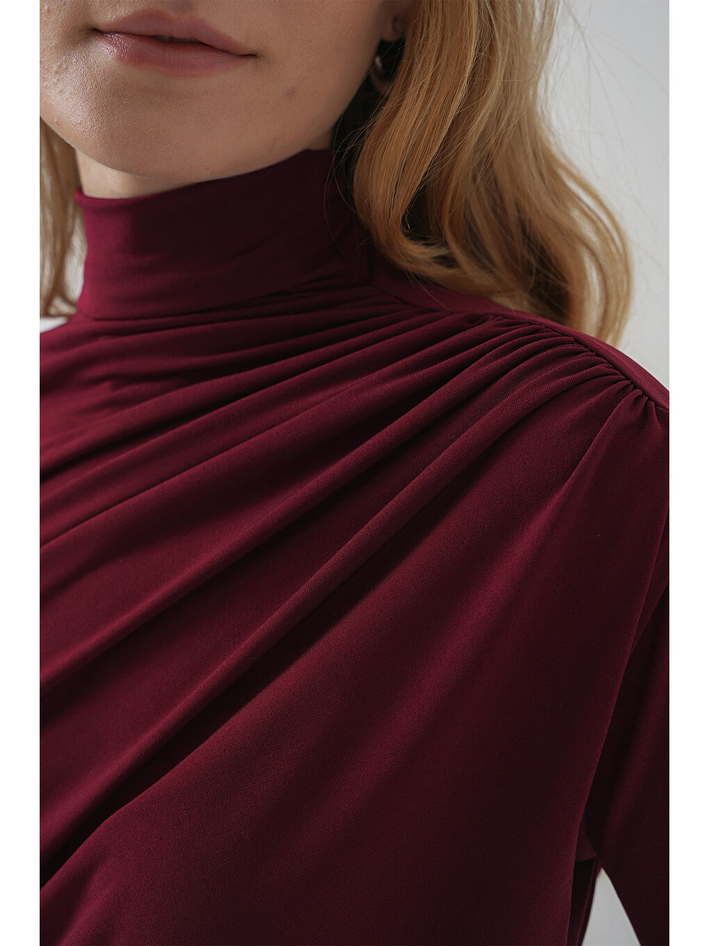925 Büzgü Detaylı Sandy Bluz - Bordo-4