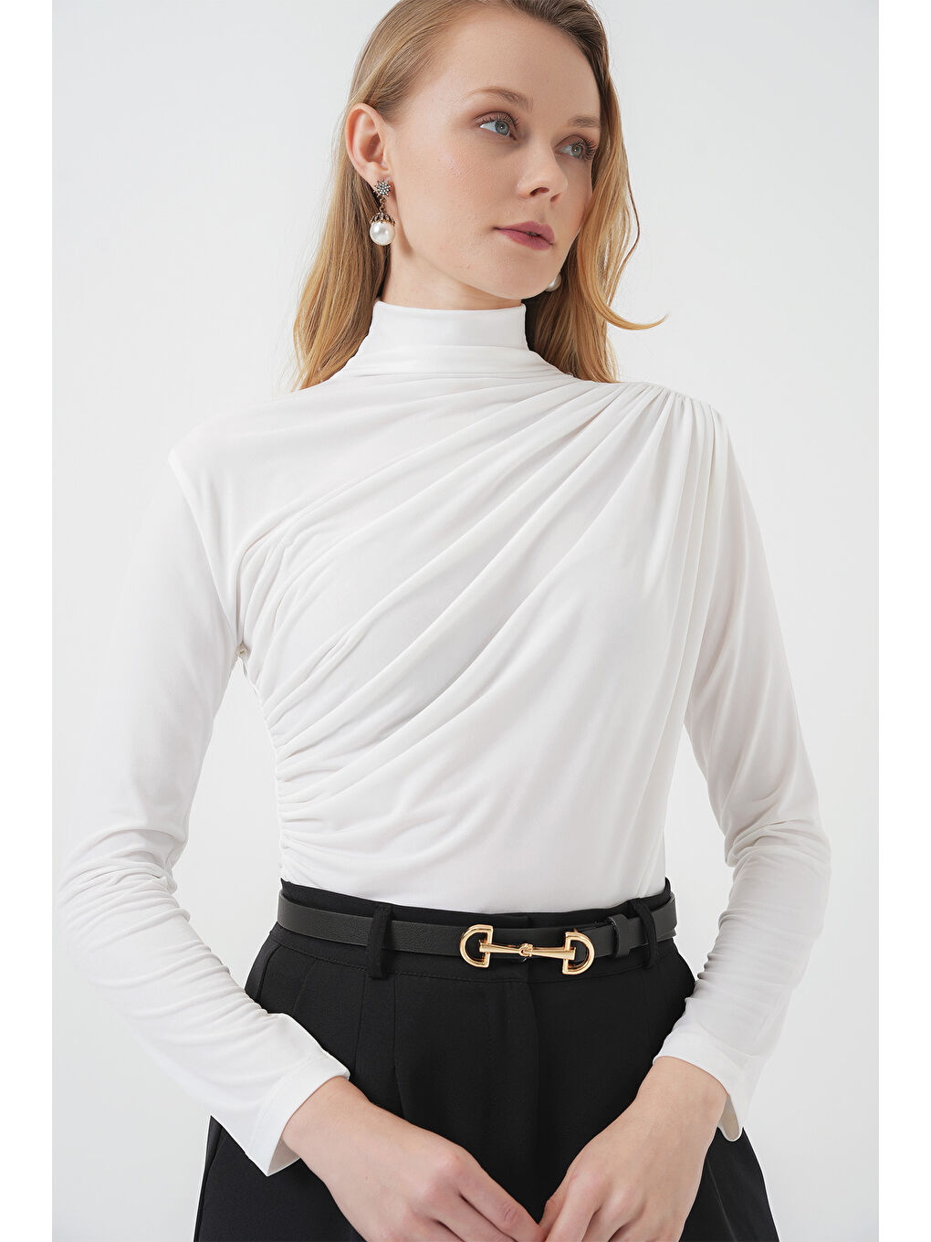 925 Büzgü Detaylı Sandy Bluz - Beyaz-2