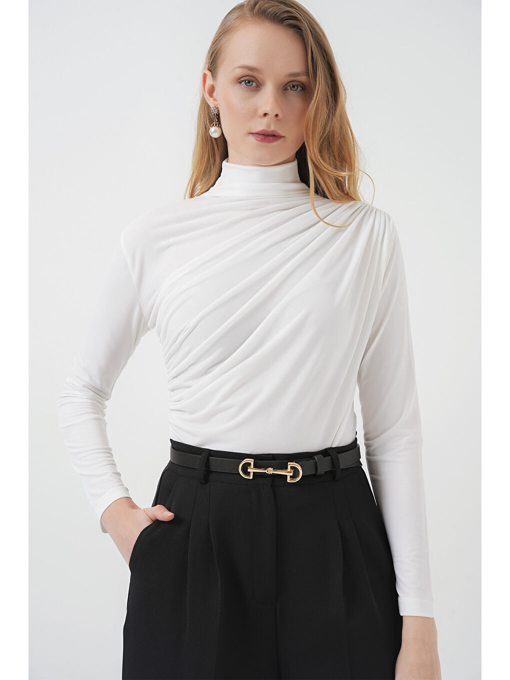 925 Büzgü Detaylı Sandy Bluz - Beyaz-3