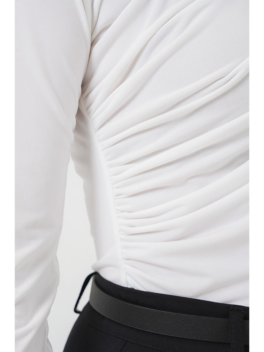 925 Büzgü Detaylı Sandy Bluz - Beyaz-5