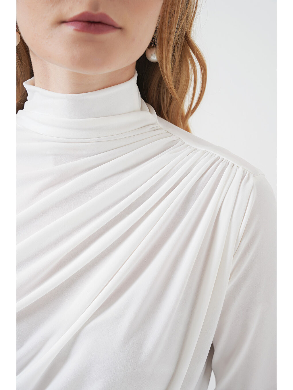 925 Büzgü Detaylı Sandy Bluz - Beyaz-6