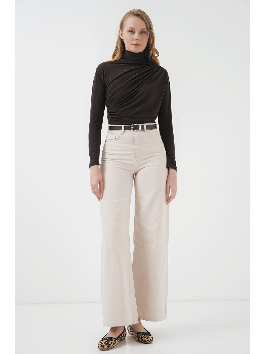 925 Büzgü Detaylı Sandy Bluz - Kahverengi-1