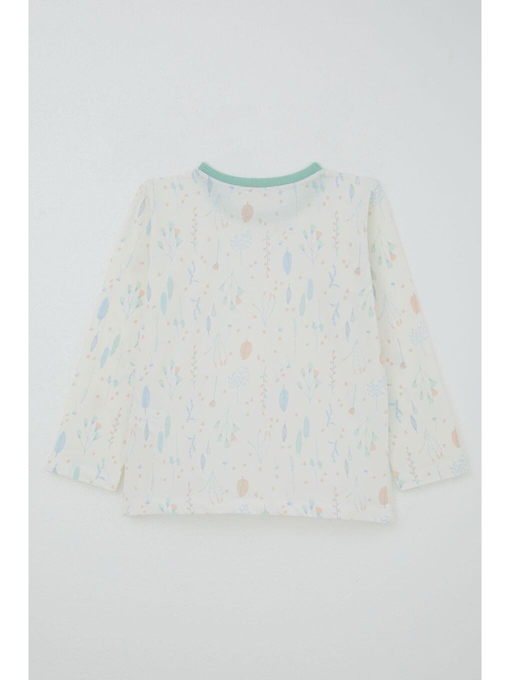 Kız Çocuk Pijama Takımı Bahar Fısıltısı Renkli Yapraklar Desenli Ekru (4-8 Yaş)-4