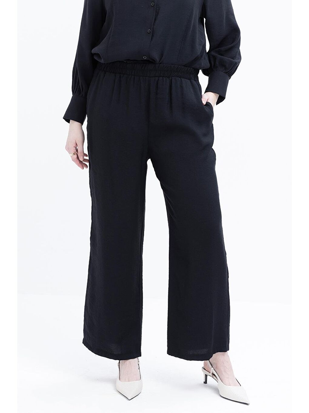 Siyah-Yırtmaç Detaylı Büyük Beden Modal Pantolonlu Takım-3