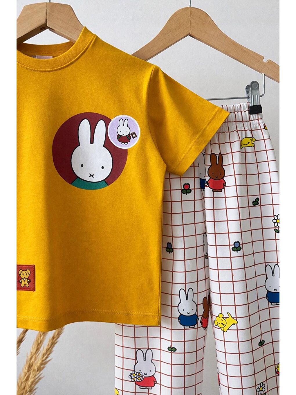 Kız Çocuk Pamuklu Sarı Tavşan Baskılı T-Shirt Ve Ekose Baskılı Eşofman Takım-3