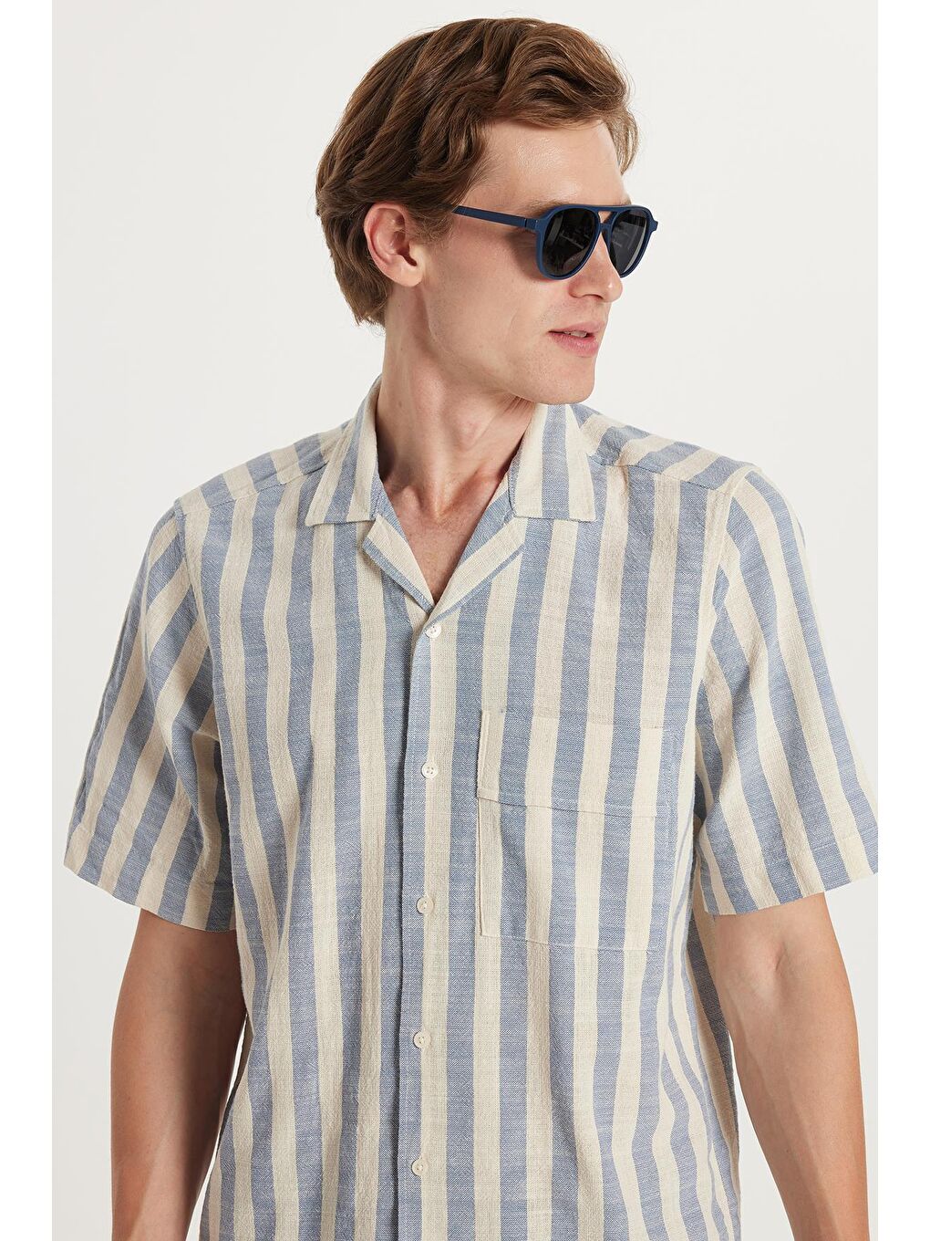 Karışık Erkek Regular Fit Klasik Kesim Kısa Kollu Apaş Yaka Çizgili Cepli %100 Pamuk Gömlek-1