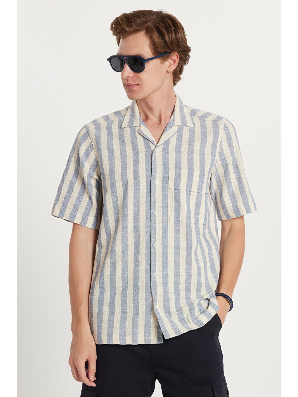 Karışık Erkek Regular Fit Klasik Kesim Kısa Kollu Apaş Yaka Çizgili Cepli %100 Pamuk Gömlek-3