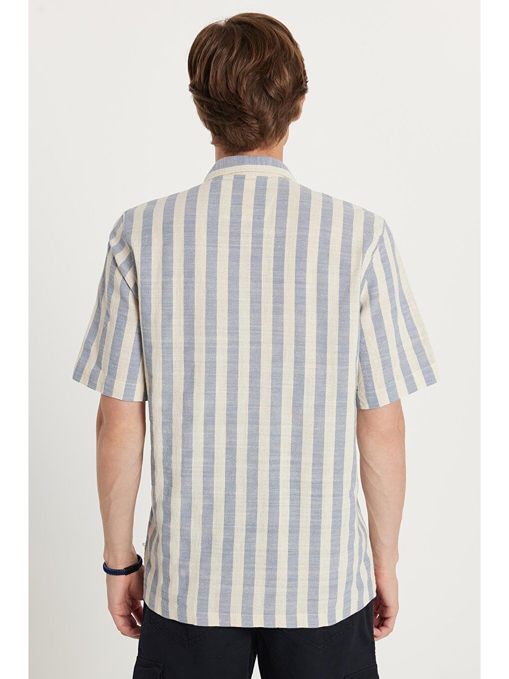 Karışık Erkek Regular Fit Klasik Kesim Kısa Kollu Apaş Yaka Çizgili Cepli %100 Pamuk Gömlek-4