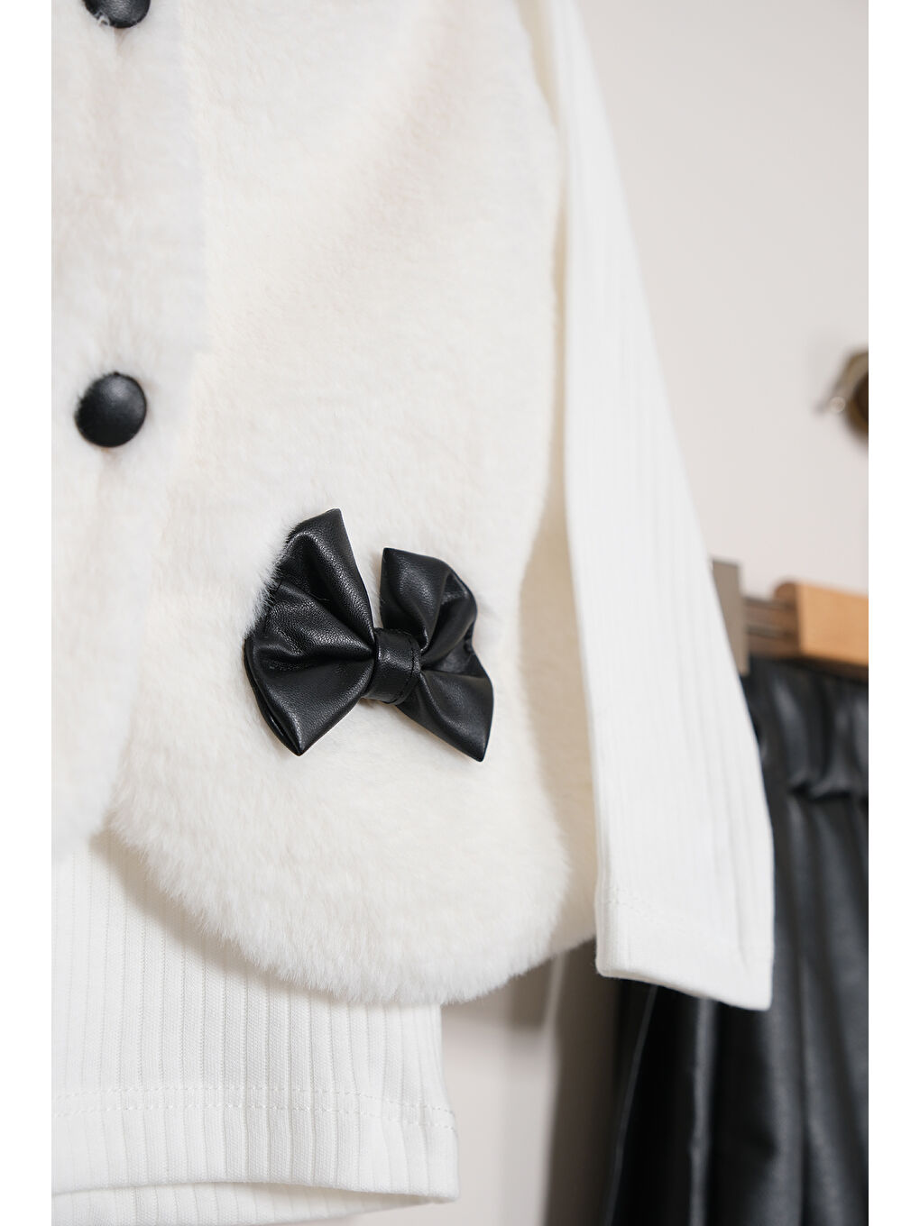 Siyah Kız Çocuk Badili Pelüş Yelekli Deri Etekli Takım TKM 9090-3