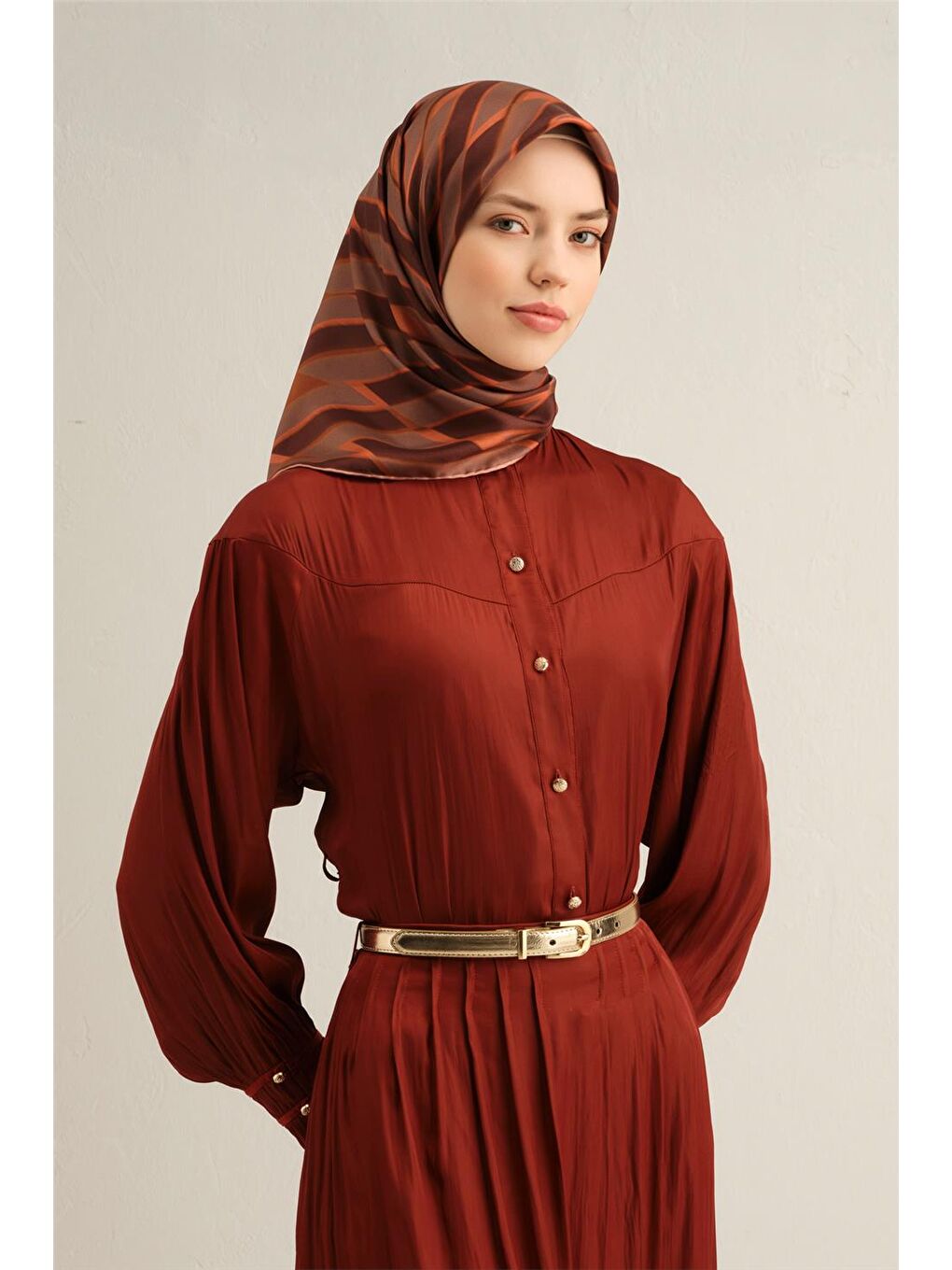 Kahverengi Geometrik Desenli Saf İpek Twill Eşarp 9325 24-1