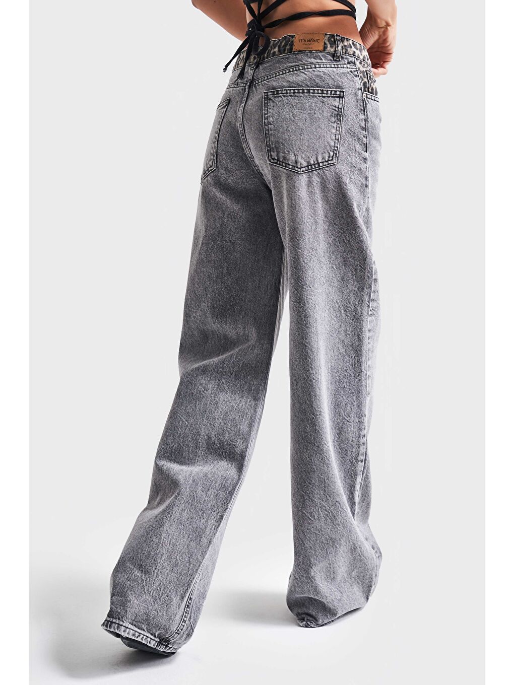 Gri Kadın Füme Renk 4S513 Loose Fit Kemeri Leopar Desenli Denim-4