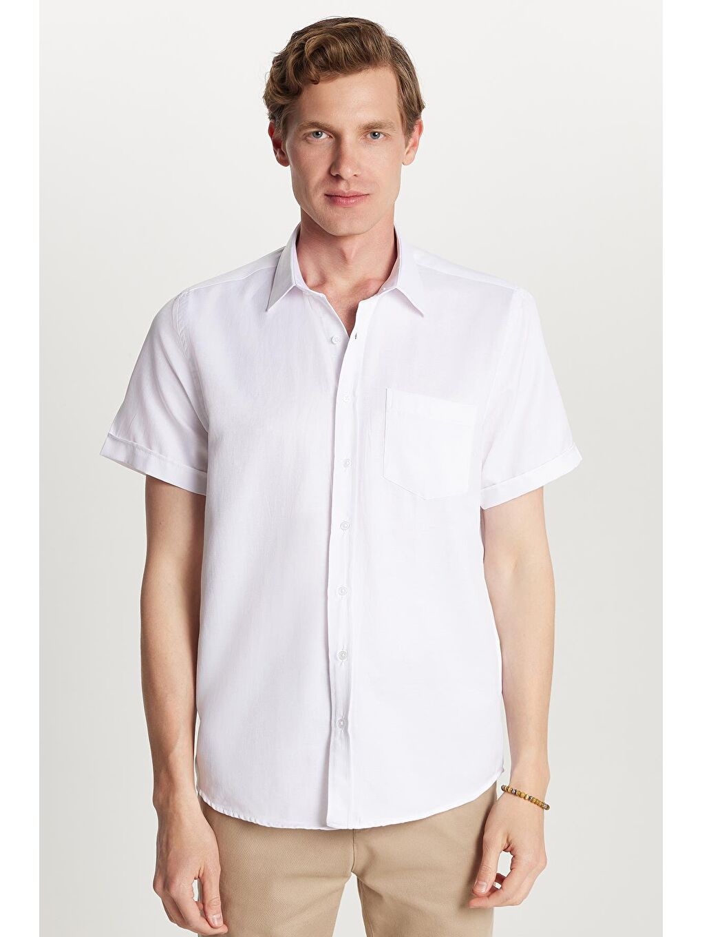 Erkek Regular Fit Klasik Kesim Kısa Kollu Pamuklu Tek Cepli Armürlü Beyaz Gömlek