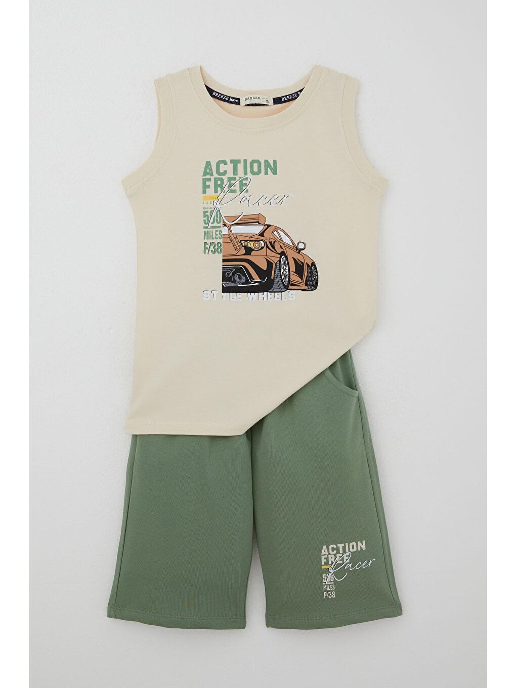 Ekru Erkek Çocuk Şortlu Takım Sıfır Kollu Yarış Pistinin Kahramanı Araba Baskılı Krem (5-10 Yaş)