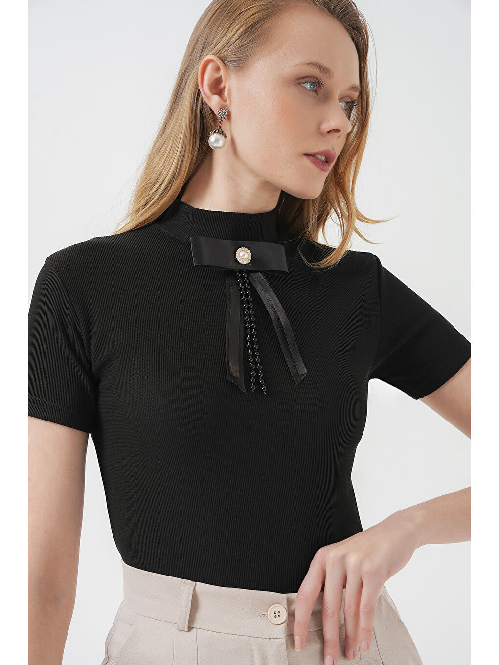 926 Yaka Detaylı Kısa Kol Bluz - Siyah-2