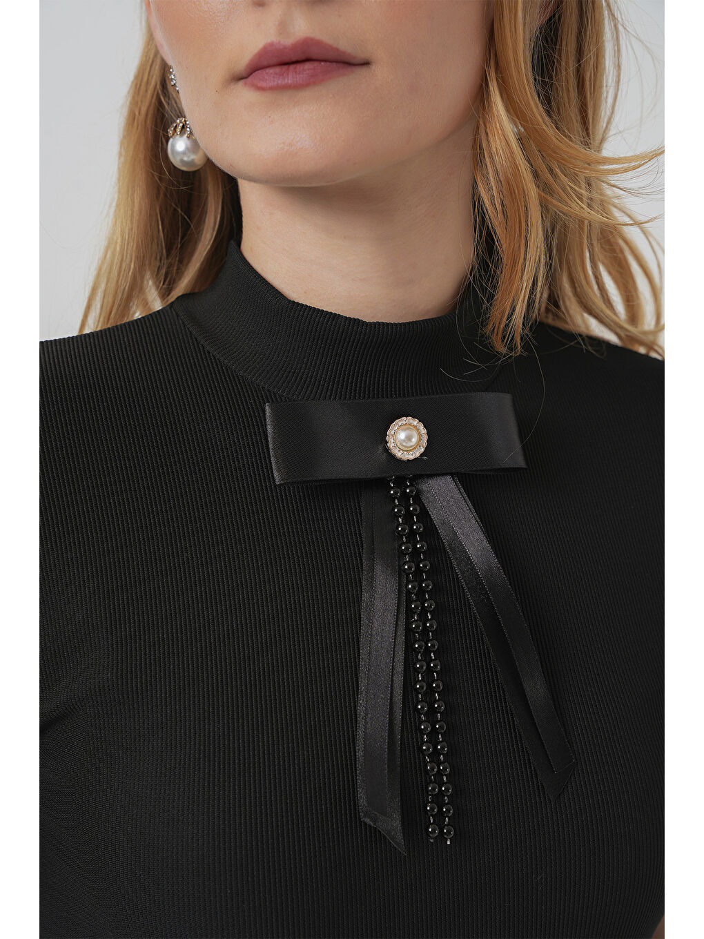 926 Yaka Detaylı Kısa Kol Bluz - Siyah-4