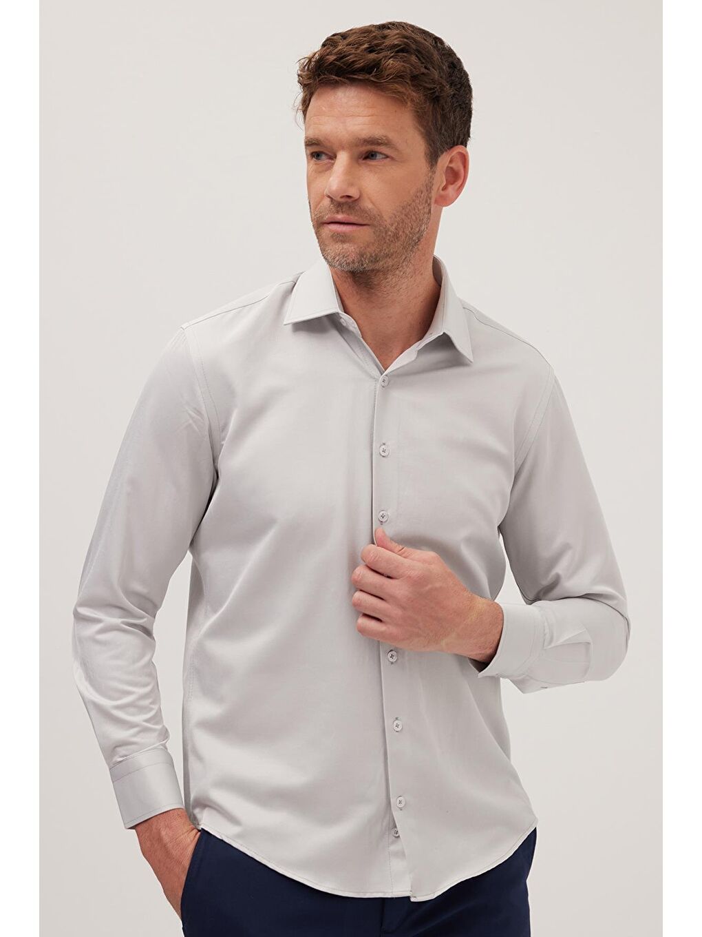 Erkek Regular Fit Klasik Kesim Pamuklu Düz Açık Gri Gömlek-3