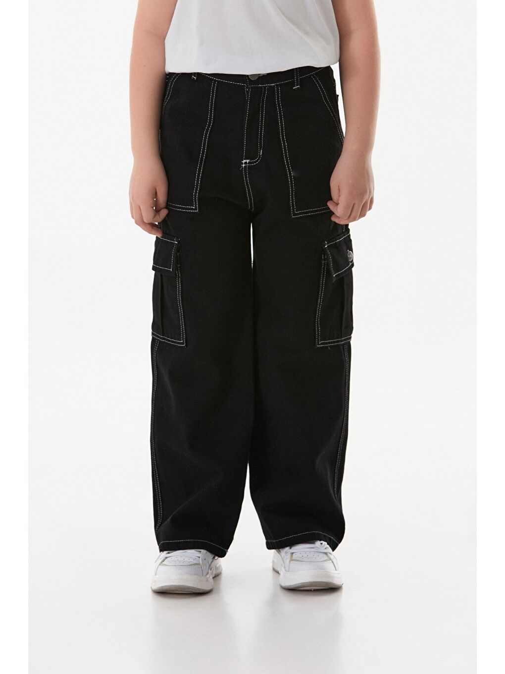 Siyah Kontrast Dikişli Kargo Cepli Erkek Çocuk Pantolon-4