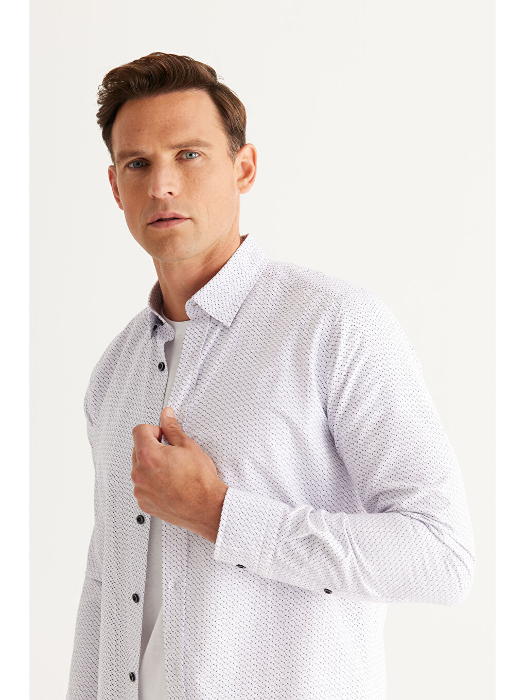 Erkek Beyaz-Siyah Slim Fit Dar Kesim Gizli Düğme Yaka Pamuklu Baskılı Gömlek-2
