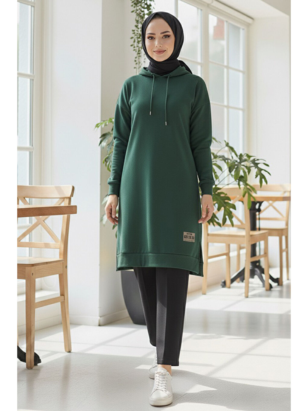 Yeşil Armalı Vortex Yırtmaçlı Tunik Zümrüt - 27984-ZUMRUT