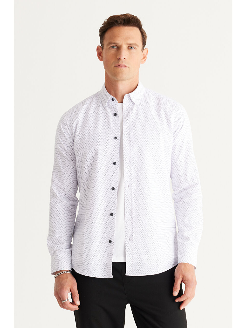 Erkek Beyaz-Siyah Slim Fit Dar Kesim Gizli Düğme Yaka Pamuklu Baskılı Gömlek-3