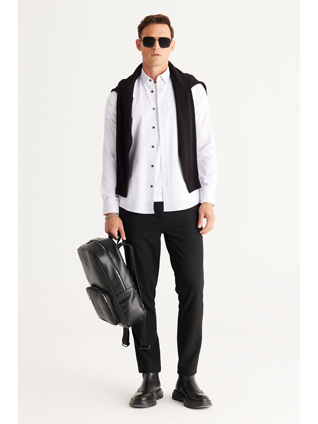 Erkek Beyaz-Siyah Slim Fit Dar Kesim Gizli Düğme Yaka Pamuklu Baskılı Gömlek-4