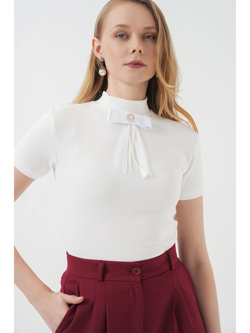 926 Yaka Detaylı Kısa Kol Bluz - Beyaz-2