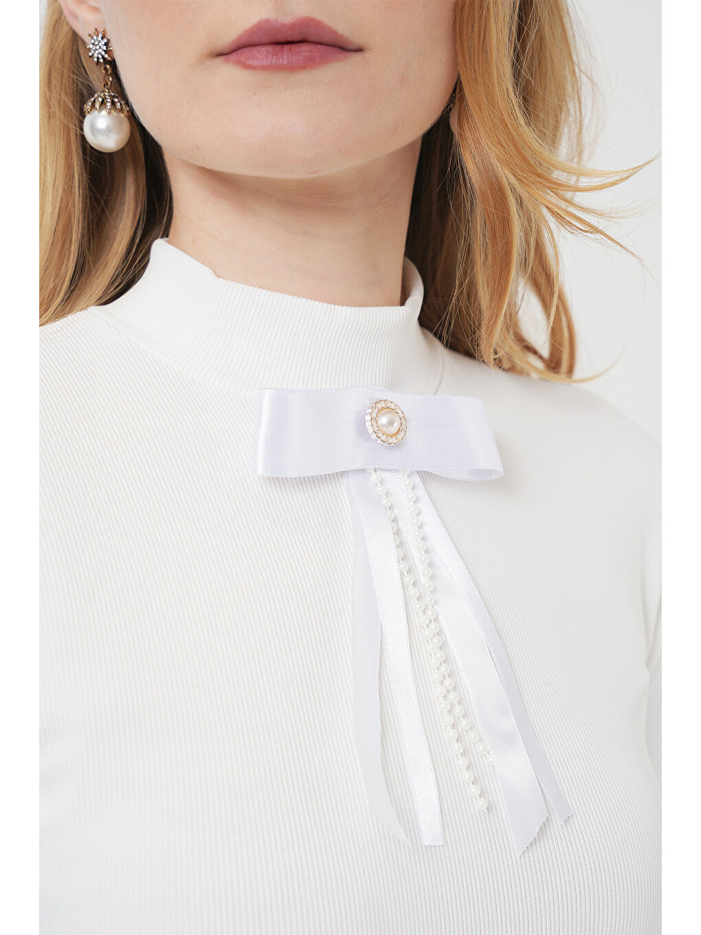 926 Yaka Detaylı Kısa Kol Bluz - Beyaz-3