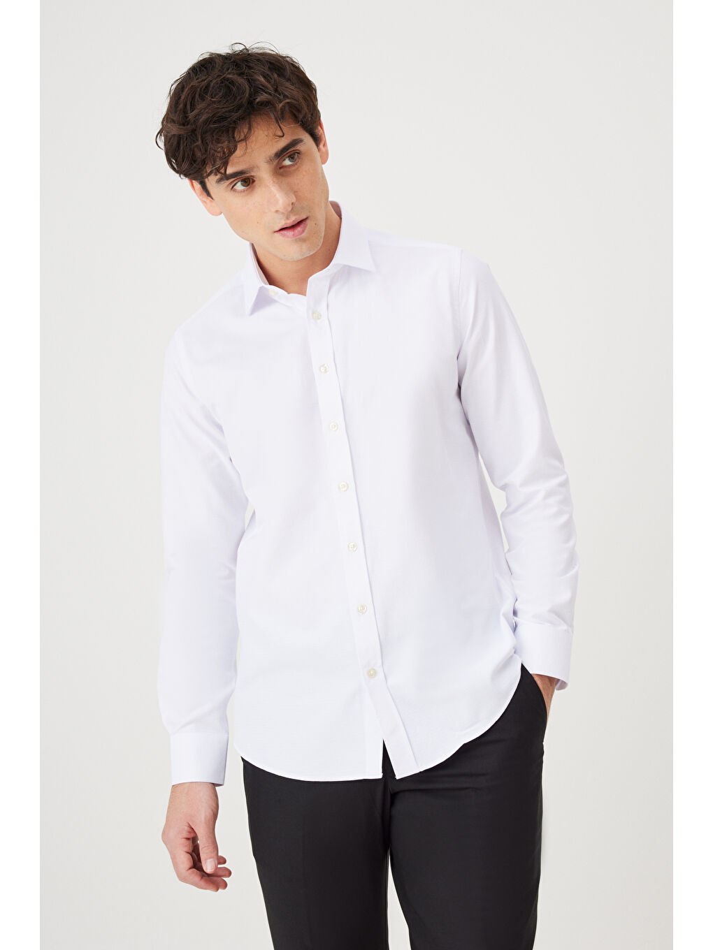 Erkek Beyaz Slim Fit Dar Kesim Klasik Yaka Pamuklu Armürlü Gömlek
