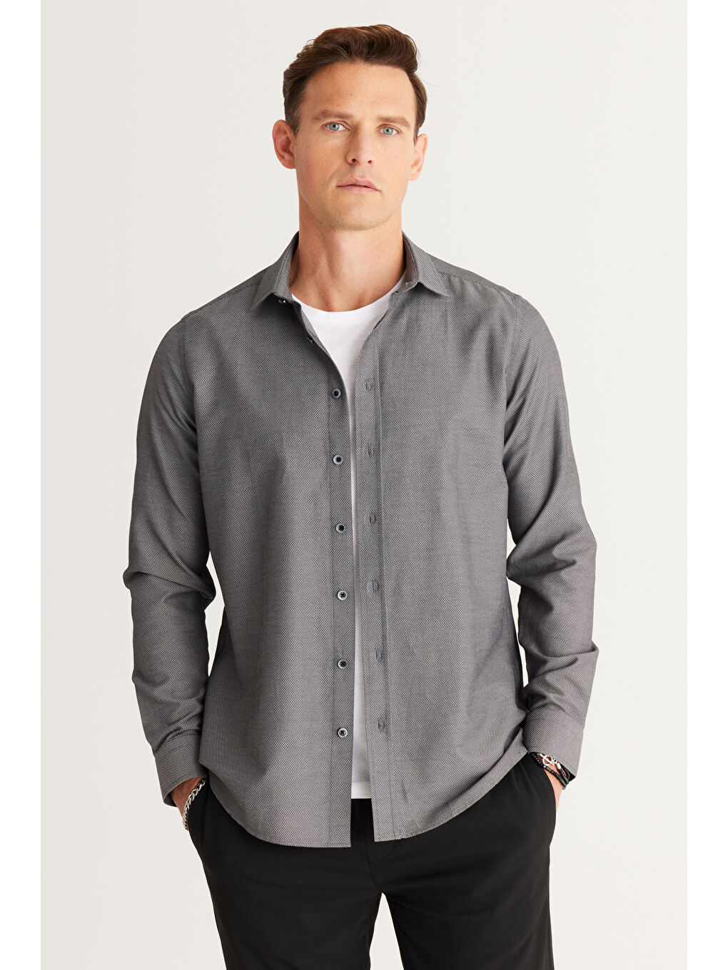 Erkek Siyah Slim Fit Dar Kesim Klasik Yaka Armürlü Pamuklu Gömlek-1