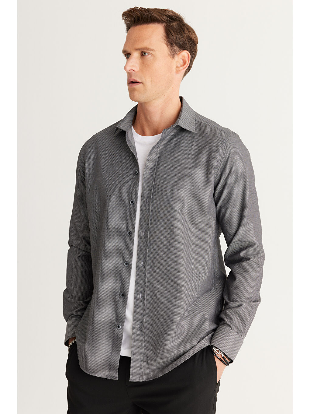 Erkek Siyah Slim Fit Dar Kesim Klasik Yaka Armürlü Pamuklu Gömlek-2