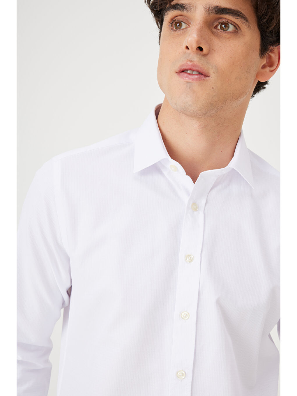 Erkek Beyaz Slim Fit Dar Kesim Klasik Yaka Pamuklu Armürlü Gömlek-3