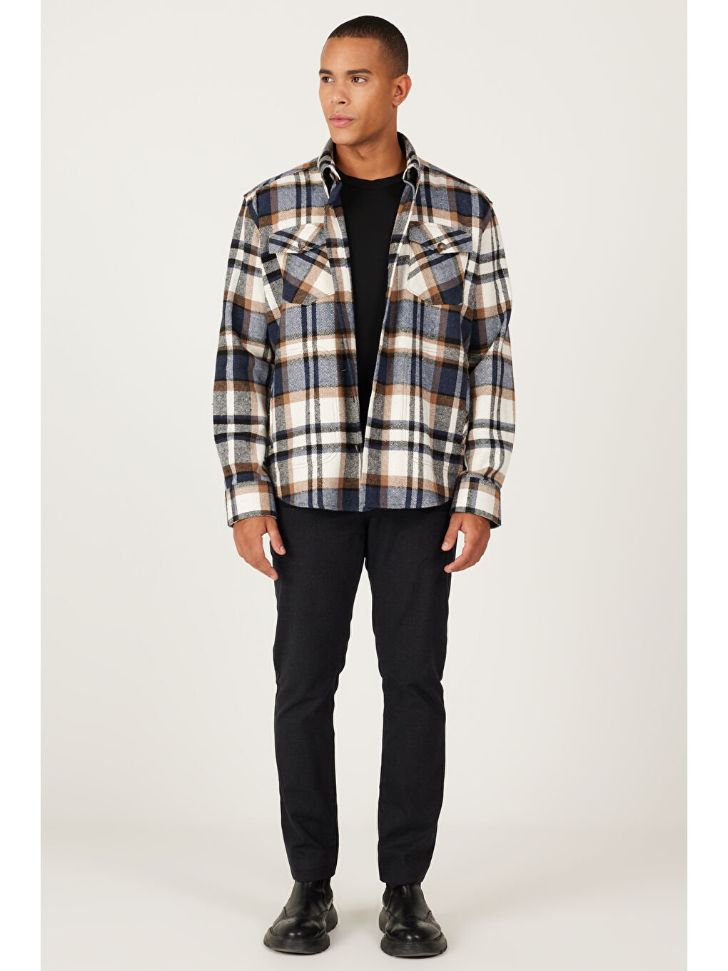 Erkek Lacivert-Kahverengi Oversize Fit Geniş Kesim Gizli Düğme Yaka Desenli Gömlek Ceket-1