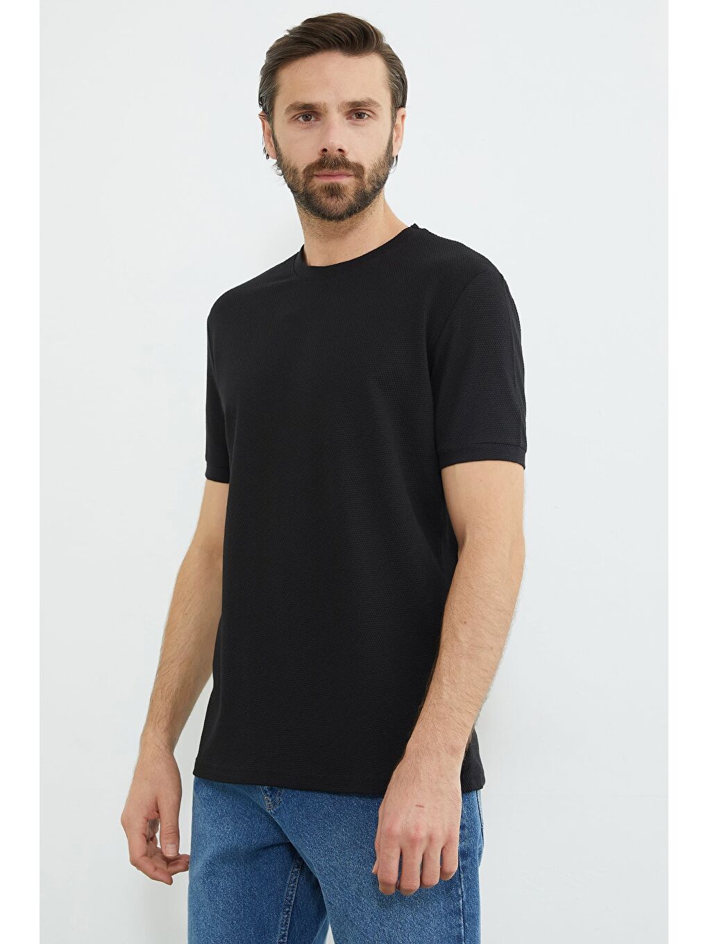 Siyah Petek Kumaş Bisiklet Yaka Tişört-1