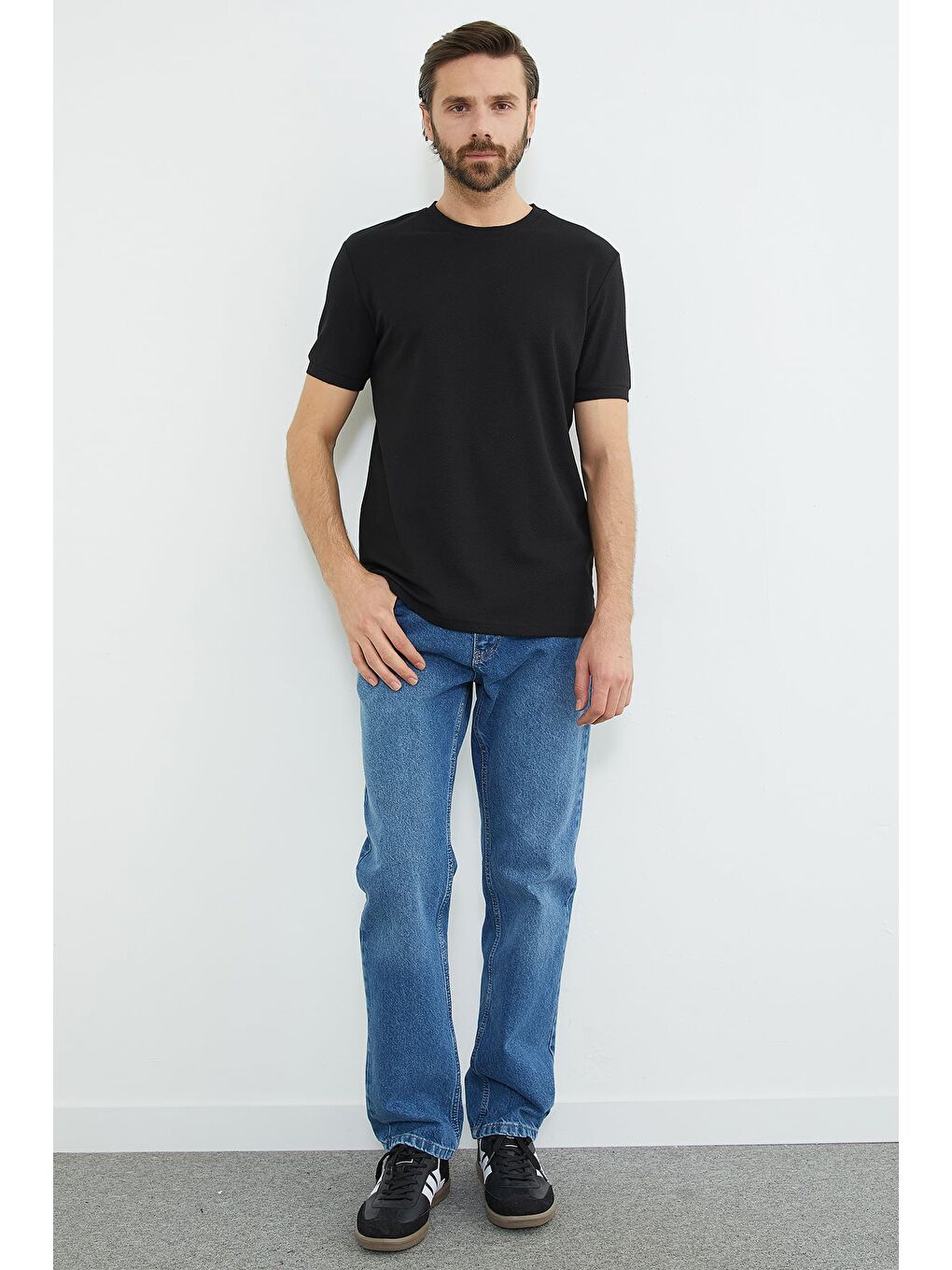 Siyah Petek Kumaş Bisiklet Yaka Tişört-4