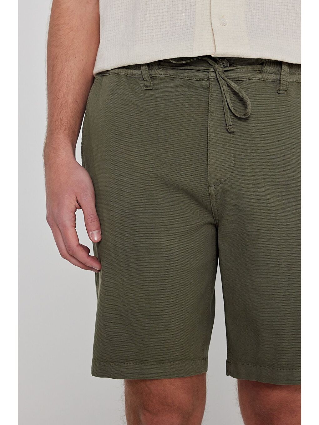 Haki Beli Lastikli Şort-4