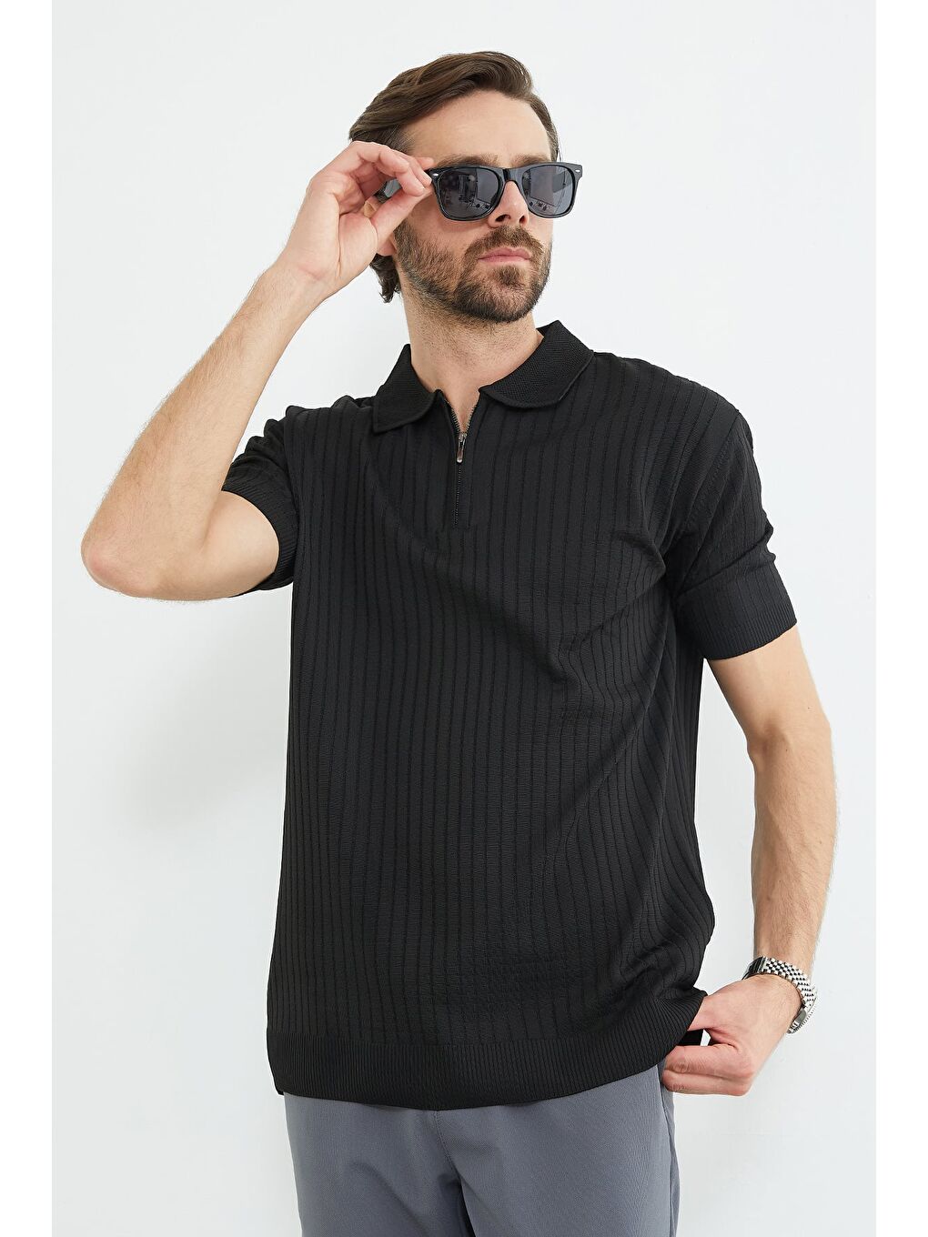 Siyah Fitilli Polo Yaka Yarım Fermuarlı Triko Tişört-2