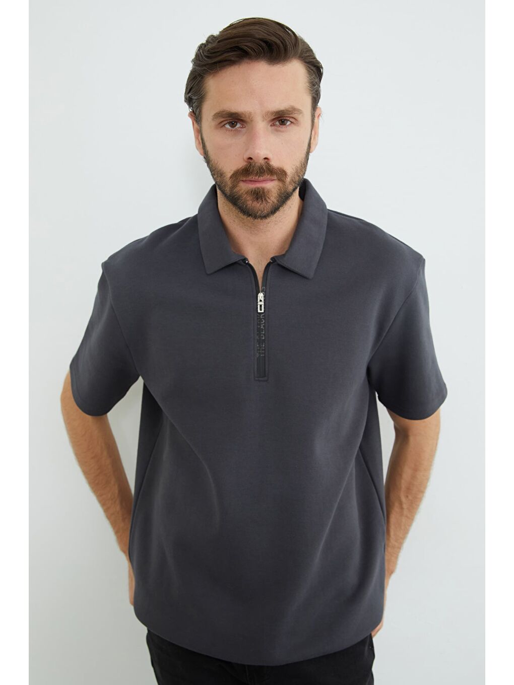 Gri Fermuarlı Polo Yaka Pike Tişört