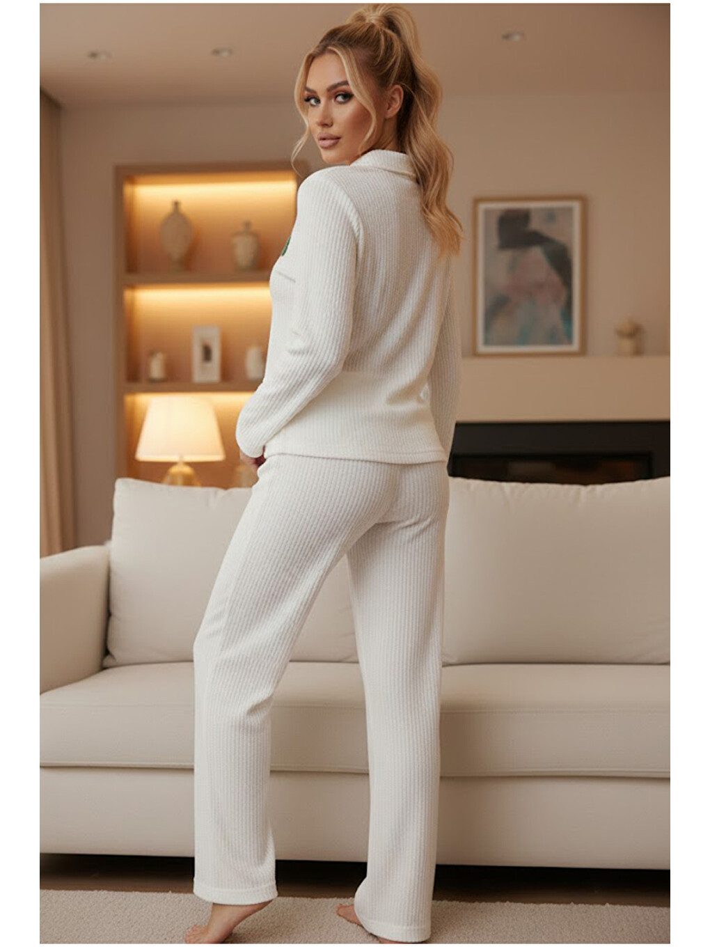 Beyaz Ayıcık Nakışlı Yumuşak Kışlık Düğmeli Waffle Örme Pijama Takım 7988-2